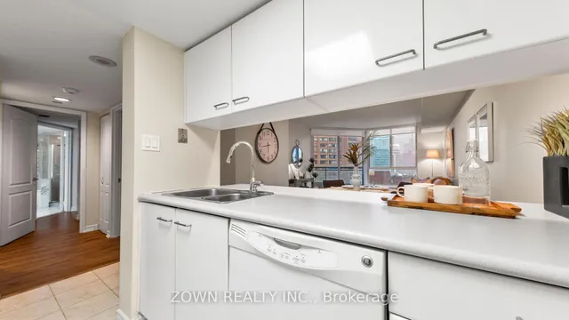 Additional image 10 of 38 Elm St Unit 711