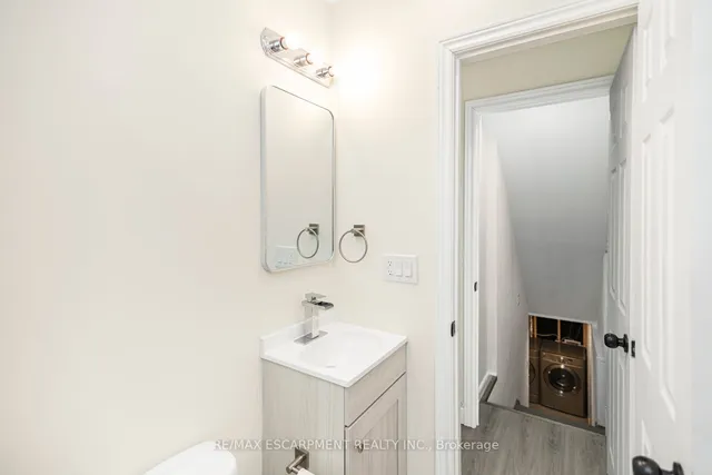 Additional image 13 of 922 Burlington St