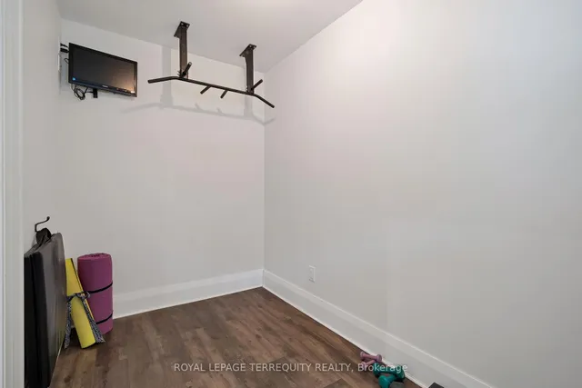 Additional image 39 of 489 Glenlake Ave