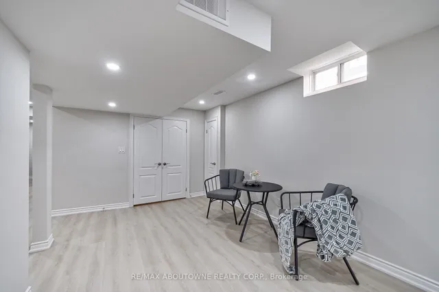 Additional image 36 of 6098 Rowers Cres