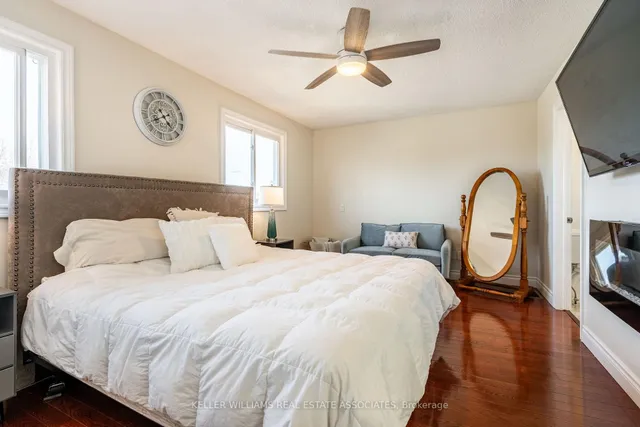 Additional image 22 of 19 Vista Crt