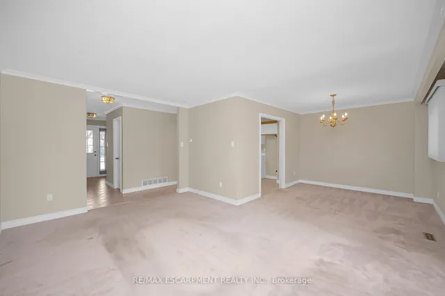 Additional image 12 of 594 Forestwood Cres