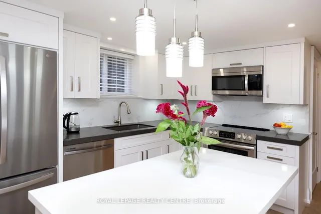 Additional image 30 of 55 Flora Dr