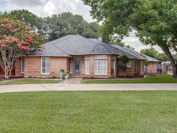 9120 Timber Oaks Dr, Fort Worth, TX 76179