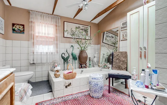 Additional image 22 of 261 Johnston Ave