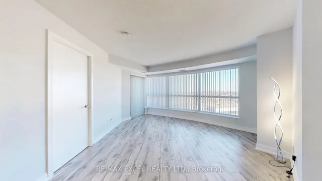 Additional image 8 of 135 Village Green Sq Unit 1924