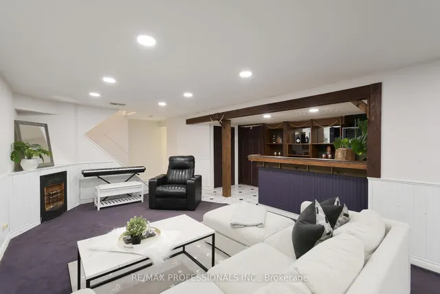 Additional image 29 of 56 Silverthorne Bush Dr