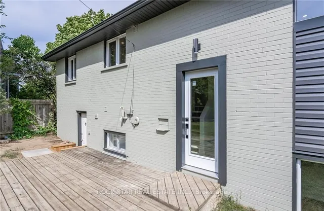 Additional image 24 of 694 Upper Ottawa St