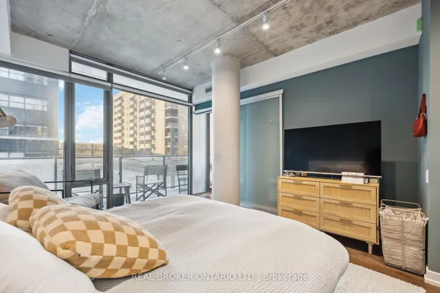 Additional image 18 of 95 Bathurst St Unit 222