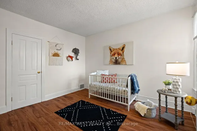 Additional image 20 of 119 Bellwoods Ave