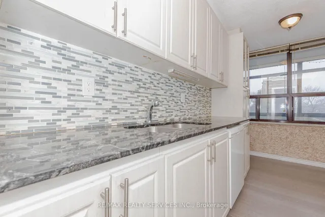 Additional image 18 of 18 Knightsbridge Rd Unit 304
