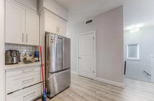 Additional image 28 of 204 Fifth Ave