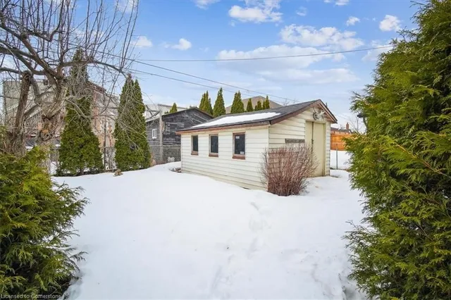 Additional image 36 of 34 Reid Ave