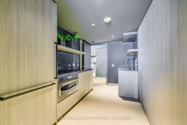 Additional image 39 of 405 Dundas St Unit 216