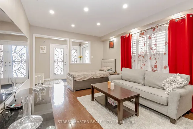 Additional image 10 of 72 Newington Cres