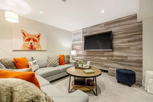 Additional image 41 of 792 Rayner Crt