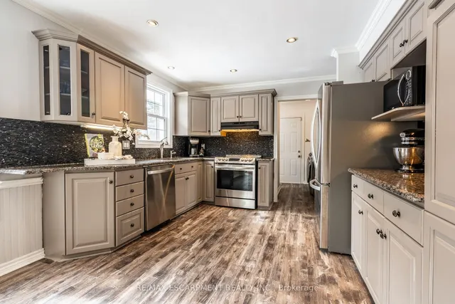 Additional image 15 of 1 Acredale Dr