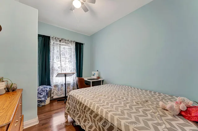 Additional image 13 of 159 Grosvenor Ave