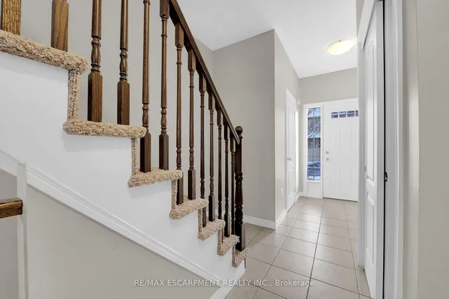 Additional image 19 of 12 Marina Point Cres