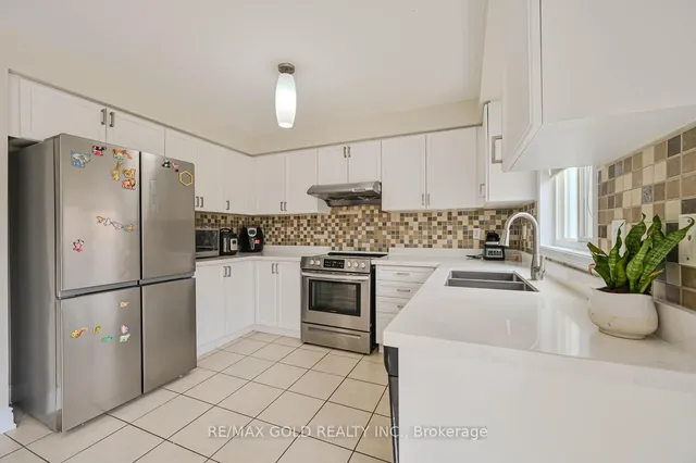 Additional image 14 of 82 Crown Victoria Dr