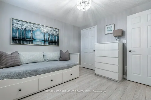 Additional image 38 of 27 Grayrocks Ave