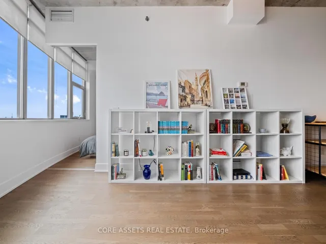 Additional image 19 of 90 Trinity St Unit 804