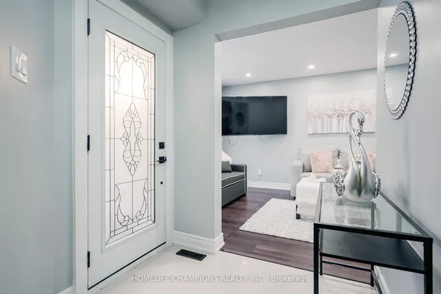 Additional image 3 of 28 Longsword Dr