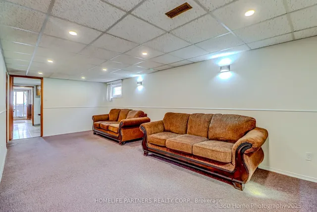 Additional image 25 of 303 Pellatt Ave