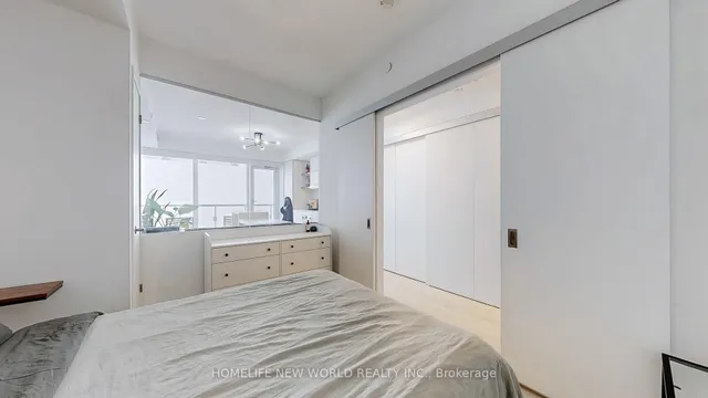 Additional image 10 of 197 Yonge St Unit 5803