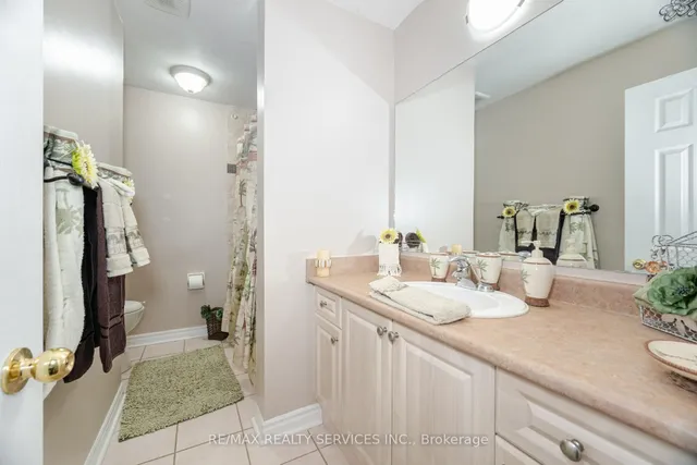 Additional image 21 of 19 Town House Cres