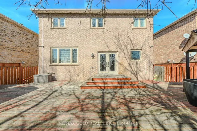 Additional image 38 of 42 York St