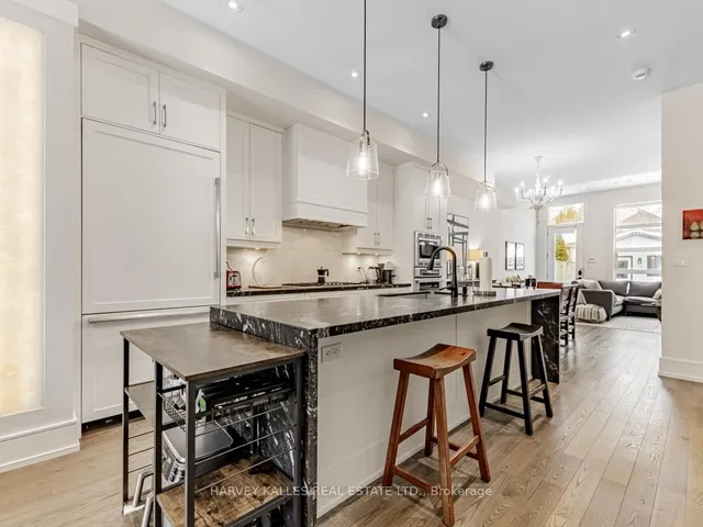 Additional image 12 of 74 Woburn Ave