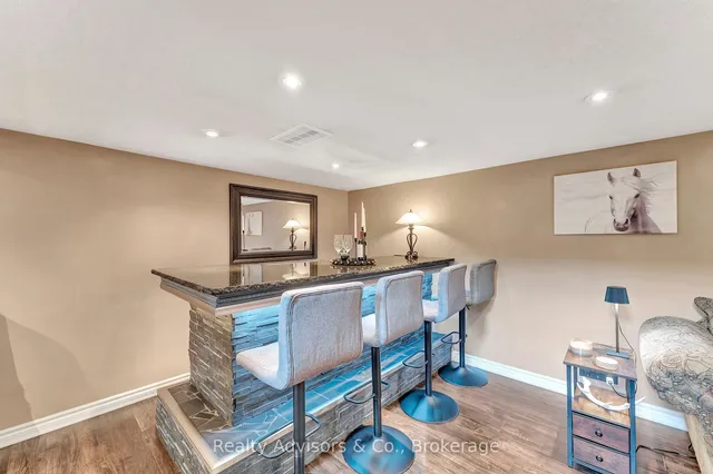 Additional image 30 of 924 Union St