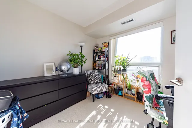 Additional image 24 of 135 Village Green Sq Unit 1423