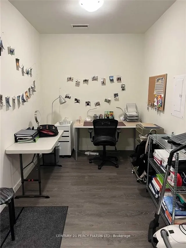 Additional image 5 of 690 King St Unit 115