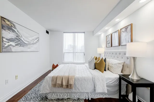 Additional image 23 of 21 Overlea Blvd Unit 511