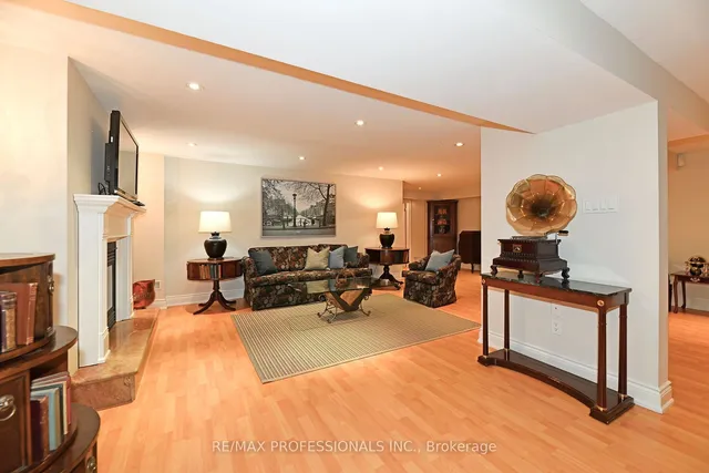 Additional image 32 of 163 Martin Grove Rd