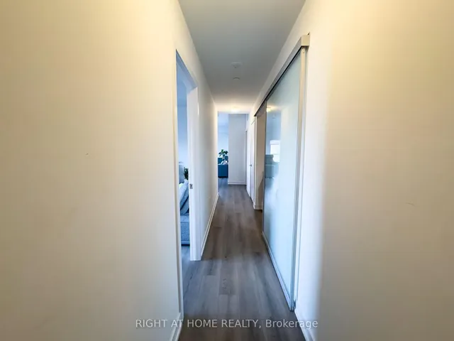 Additional image 35 of 2433 Dufferin St Unit 211