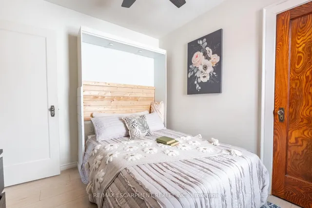 Additional image 24 of 45 Barons Ave