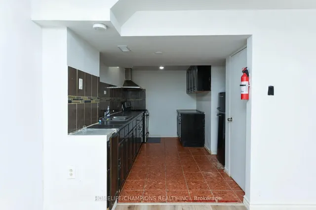 Additional image 40 of 41 Broadbridge Dr