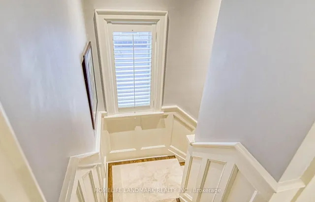 Additional image 12 of 428 Castlefield Ave