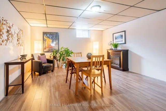 Additional image 22 of 687 Penny Lane