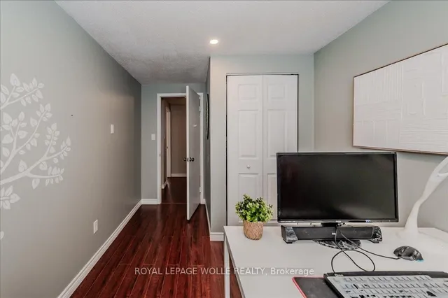 Additional image 20 of 10 Caprice Crt