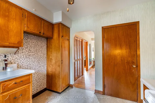 Additional image 14 of 147 LLOYMINN Ave