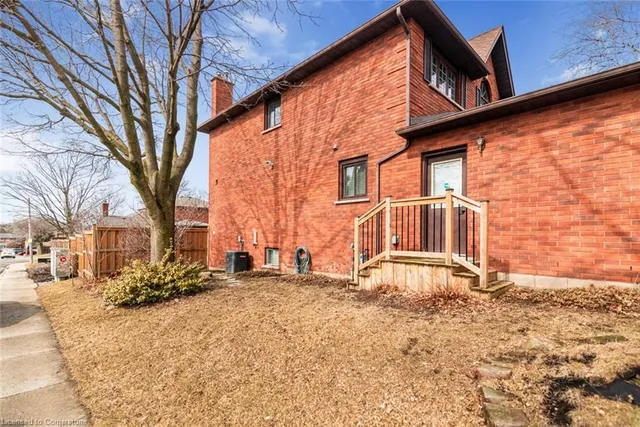 Additional image 46 of 39 Guildwood Dr