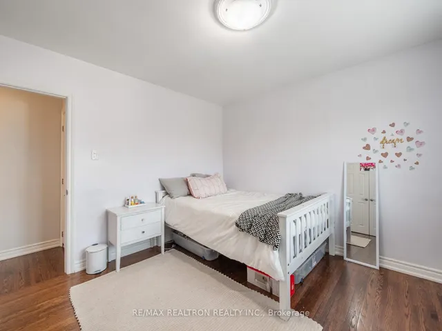 Additional image 16 of 17 Elder St