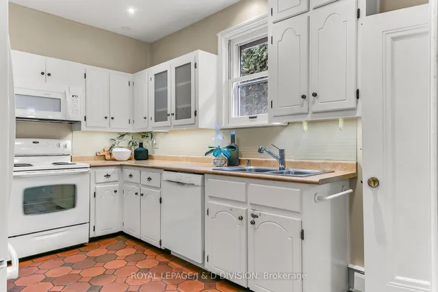 Additional image 19 of 98 Chaplin Cres