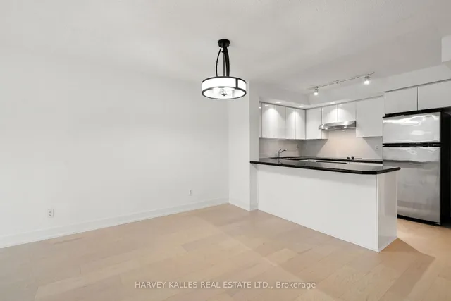 Additional image 12 of 140 Simcoe St Unit 1412