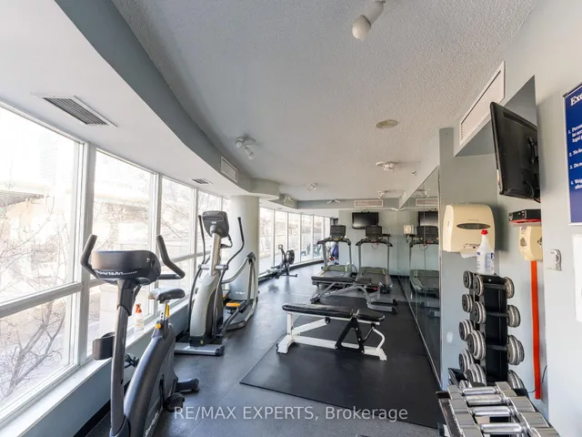 Additional image 31 of 550 Queens Quay Unit 412