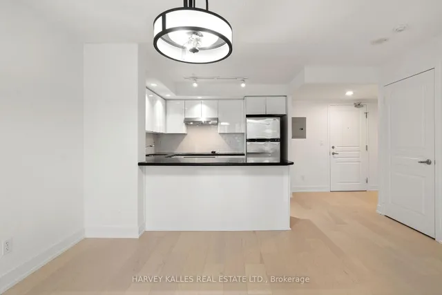 Additional image 11 of 140 Simcoe St Unit 1412